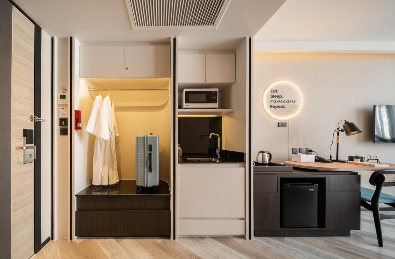 Seekers Finders Rama IV Hotel Surestay Collection By BW Bangkok Kültér fotó