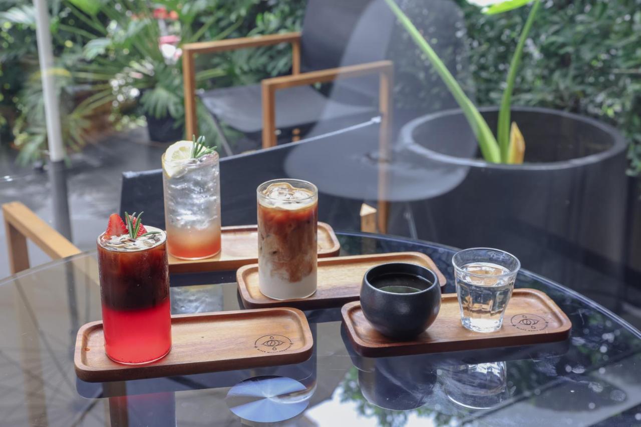 Seekers Finders Rama IV Hotel Surestay Collection By BW Bangkok Kültér fotó